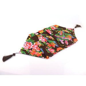 風(fēng)衣款式與面料探秘 各地特產(chǎn)花布風(fēng)衣比價(jià)導(dǎo)購(gòu)